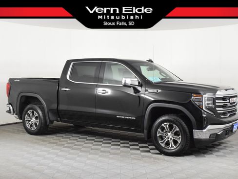 Used 2025 GMC Sierra 1500 SLT image 1