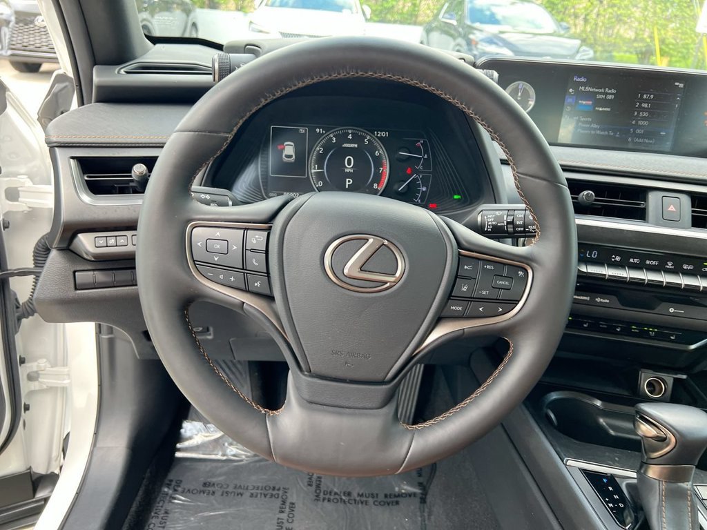 Used 2019 Lexus UX 200 w/ Premium Package FWD image 13