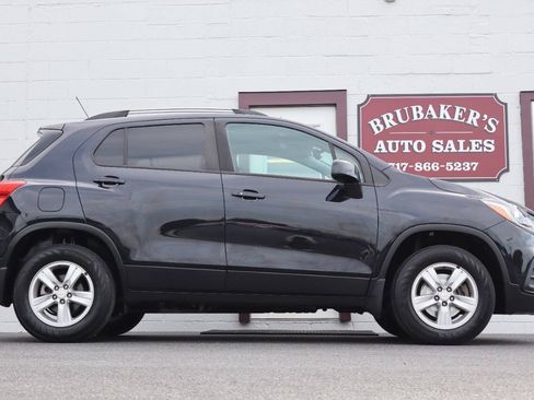 Used 2021 Chevrolet Trax LT w/ LT Convenience Package AWD/4WD image 7