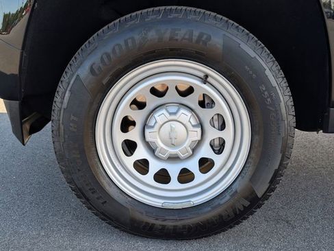 Used 2025 Chevrolet Colorado W/T RWD image 13