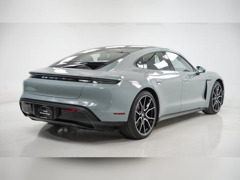 New 2026 Porsche Taycan image 10