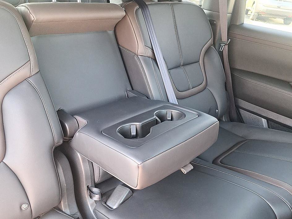 Used 2025 Nissan Armada SL AWD/4WD image 27