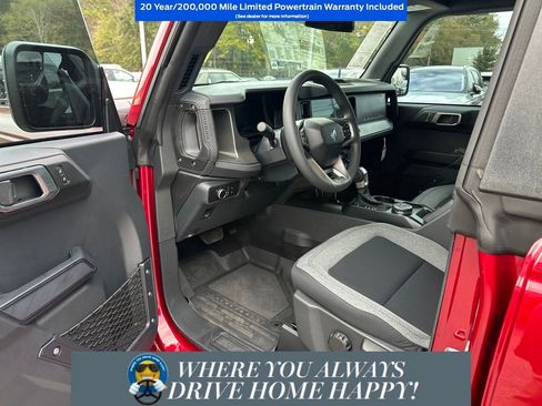 New 2025 Ford Bronco 4-Door image 9