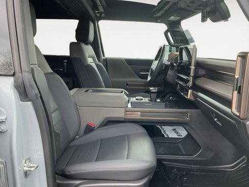 Used 2024 GMC Hummer EV 3X w/ LPO, Illumination Package image 11