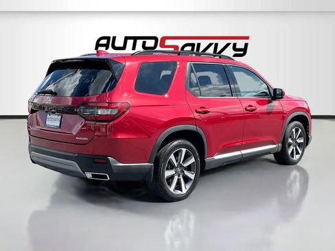 Used 2023 Honda Pilot Touring image 7