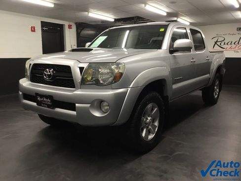 Used 2011 Toyota Tacoma 4x4 Double Cab w/ TRD Sport Pkg image 5