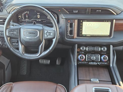 Used 2023 GMC Yukon XL Denali Ultimate image 28