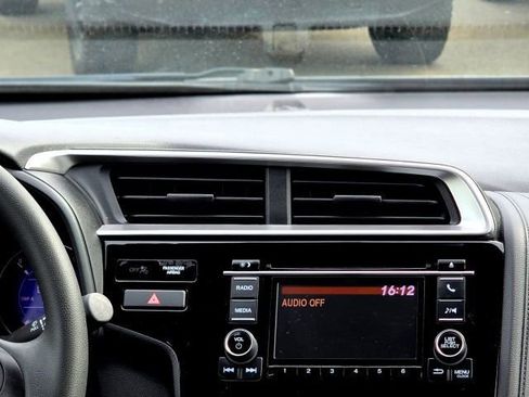 Used 2019 Honda Fit LX image 18
