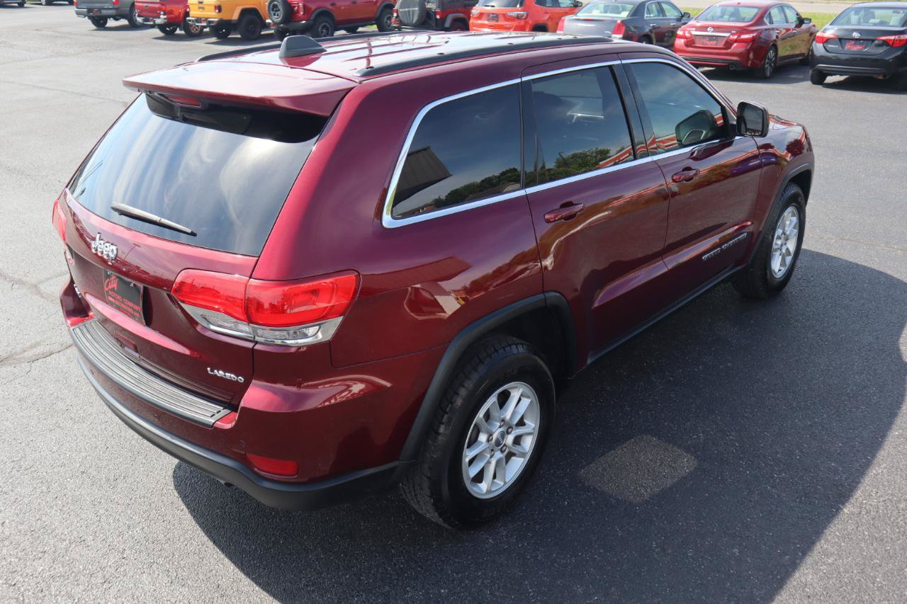 Used 2018 Jeep Grand Cherokee Laredo AWD/4WD image 13