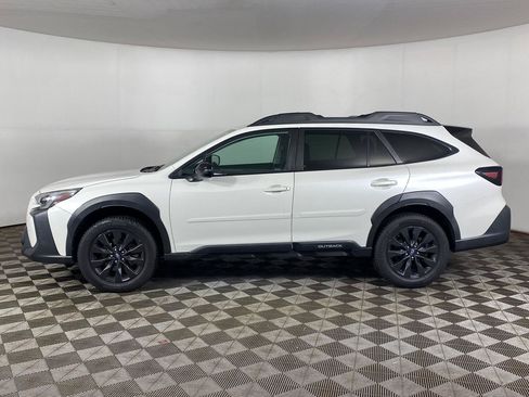 Used 2023 Subaru Outback Onyx Edition AWD/4WD image 8