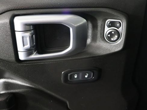 Used 2023 Jeep Gladiator Sport image 30