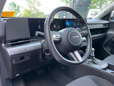 Used 2025 Hyundai Kona SEL FWD image 10