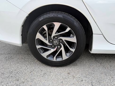 Used 2018 Honda Civic EX image 32