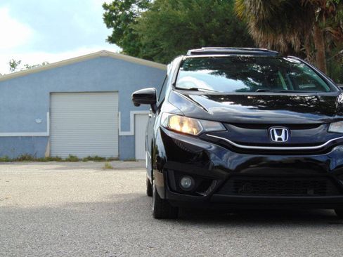 Used 2015 Honda Fit EX image 25