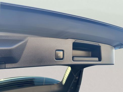 Used 2025 Ford Escape Platinum image 37