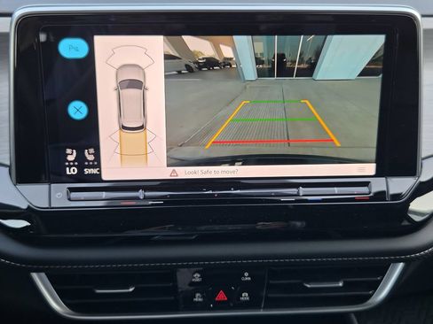 New 2026 Volkswagen Atlas Cross Sport SE FWD image 16