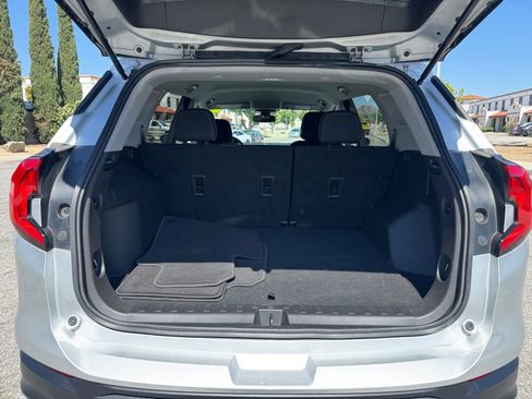 Used 2021 GMC Terrain SLE FWD image 20