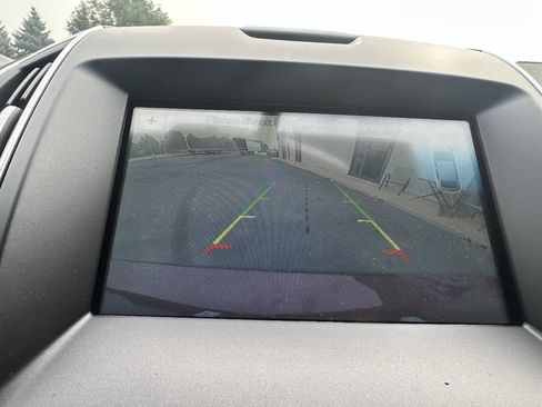 Used 2018 Ford Edge Titanium w/ Technology Package FWD image 13