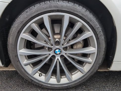 Used 2023 BMW 530i xDrive w/ Premium Package image 10