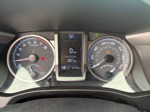 Used 2020 Toyota Tacoma SR5 RWD image 13