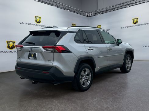 Used 2023 Toyota RAV4 LE AWD/4WD image 5