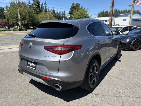 Used 2018 Alfa Romeo Stelvio Ti AWD/4WD image 9