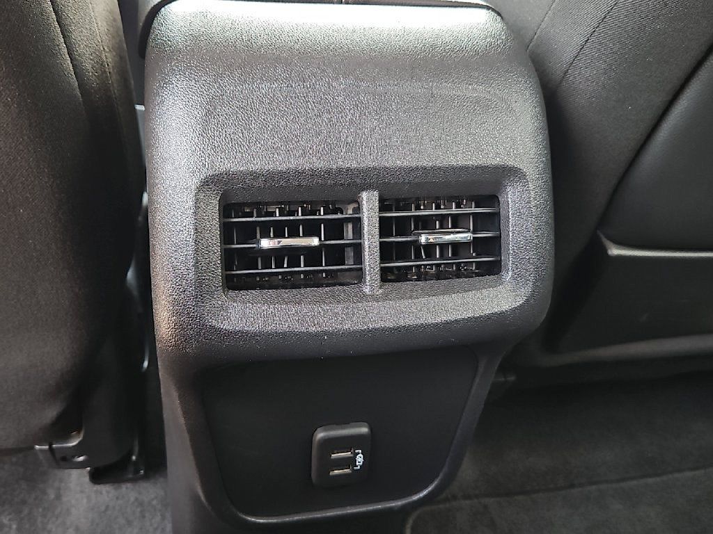 Used 2023 GMC Terrain SLE w/ Driver Convenience Package FWD image 20