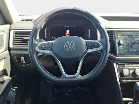 Used 2022 Volkswagen Atlas SE w/ Panoramic Sunroof Package image 12