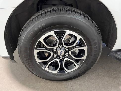 Used 2024 Ford Expedition XLT image 28