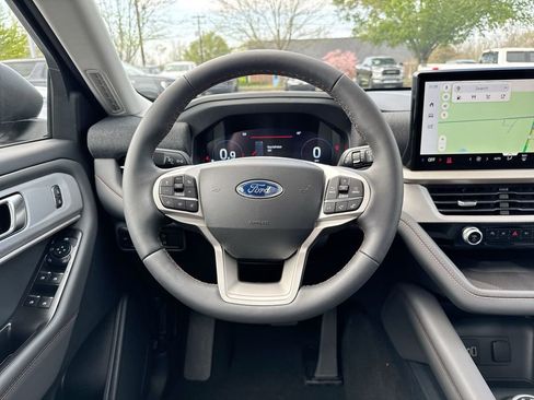 New 2026 Ford Explorer Active AWD/4WD image 11