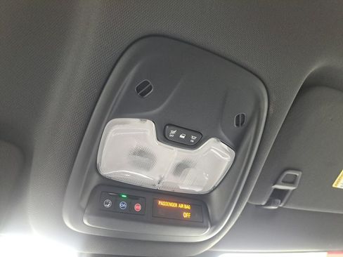 Used 2022 Chevrolet TrailBlazer RS FWD image 33