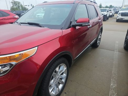 Used 2015 Ford Explorer Limited w/ Equipment Group 301A AWD/4WD image 2