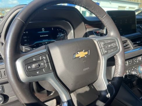 Used 2022 Chevrolet Suburban LT image 10