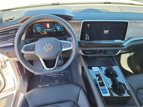 New 2026 Volkswagen Atlas SE image 10