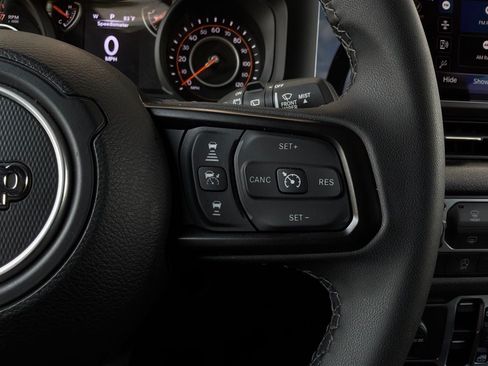 Used 2025 Jeep Wrangler Unlimited Sport AWD/4WD image 32