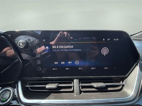 Used 2024 Chevrolet Trax RS w/ Driver Confidence Package image 7