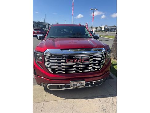 Used 2023 GMC Sierra 1500 Denali w/ Denali Reserve Package AWD/4WD image 2