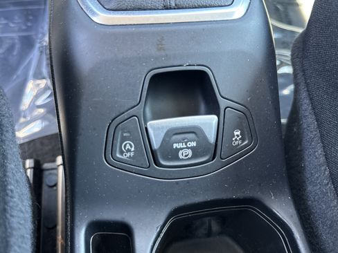 Used 2023 Jeep Renegade Latitude AWD/4WD image 28