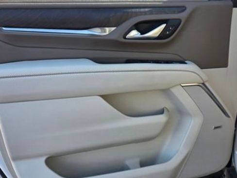 Used 2024 GMC Yukon Denali w/ Advanced Technology Package image 9