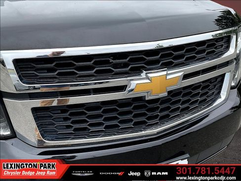 Used 2018 Chevrolet Suburban LT AWD/4WD image 32