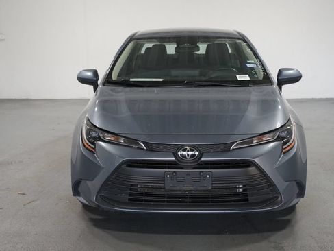Used 2025 Toyota Corolla LE FWD image 2