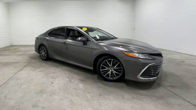 Used 2023 Toyota Camry XLE FWD image 6