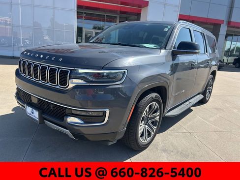 Used 2023 Jeep Wagoneer L Series II AWD/4WD image 2
