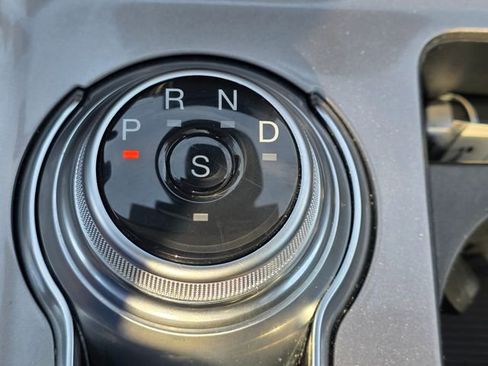 Used 2024 Ford Edge SEL w/ Convenience Package image 21