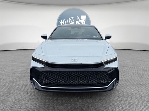 Used 2024 Toyota Crown Platinum image 9