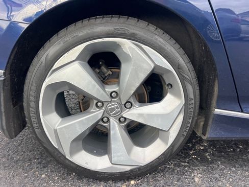 Used 2018 Honda Accord Touring image 37