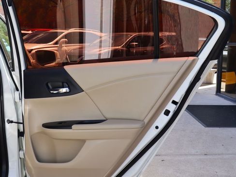 Used 2017 Honda Accord EX-L image 26