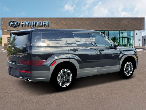 Used 2026 Hyundai Santa Fe SE FWD image 8