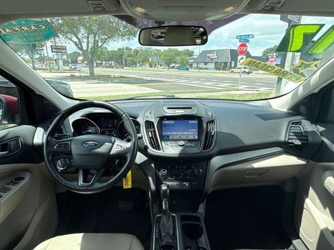 Used 2017 Ford Escape SE w/ SE Leather Comfort Package AWD/4WD image 22