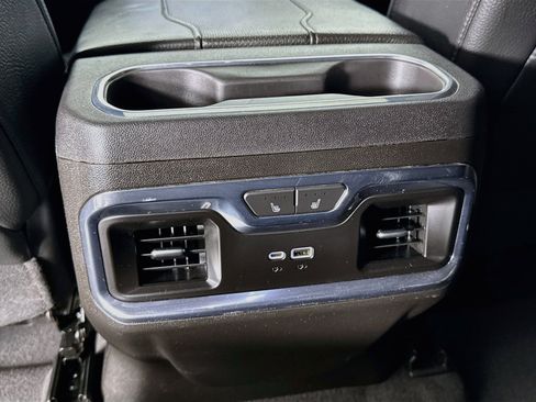 Used 2024 GMC Sierra 3500 Denali w/ Denali Reserve Package AWD/4WD image 28